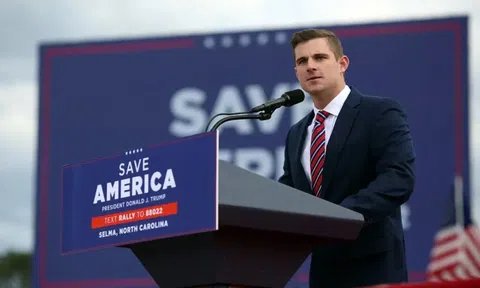 Ông Trump chọn cựu cầu thủ 29 tuổi làm sếp Hội đồng Crypto