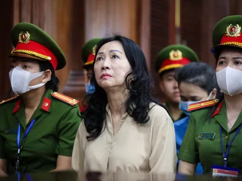 Trương Mỹ Lan nói 'đau xót' khi tự bào chữa